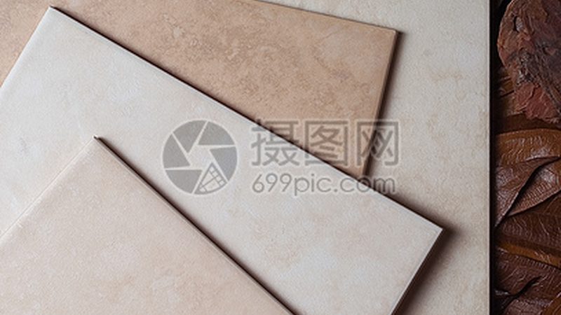 以下是一份简易版的瓷砖批发合同范本，供参考：